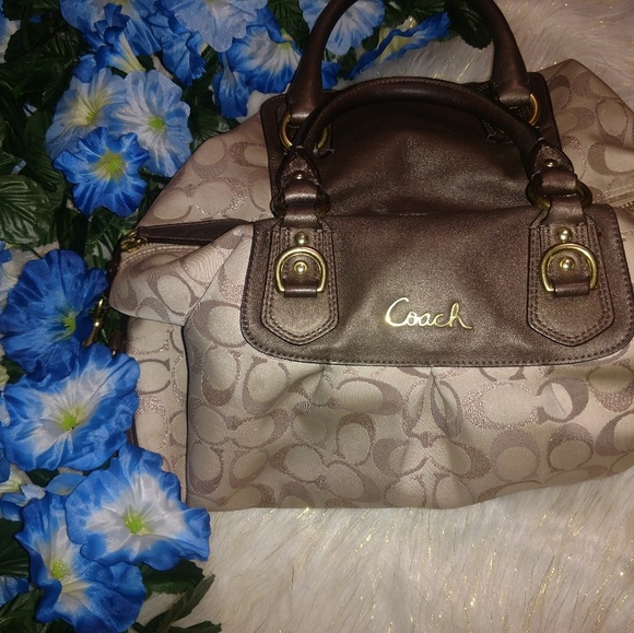 Coach Purse - Picture 3 of 4